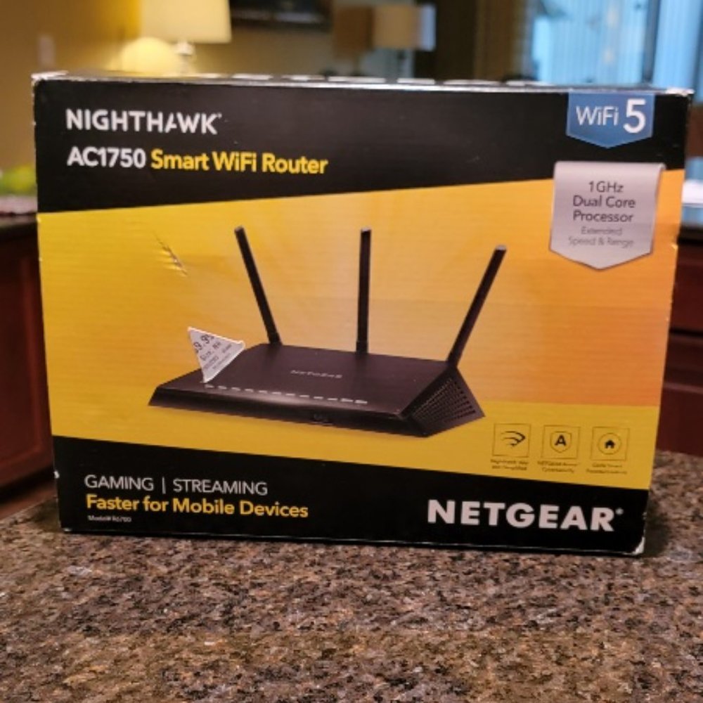 Netgear NightHawk Smart WIFI Router AC1750 R6700 Black - Picture 9 of 9